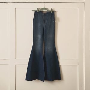 NTW Free People Medium Wash Bellbottom Jeans 26